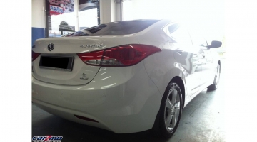 HYUNDAI ELANTRA 2 05