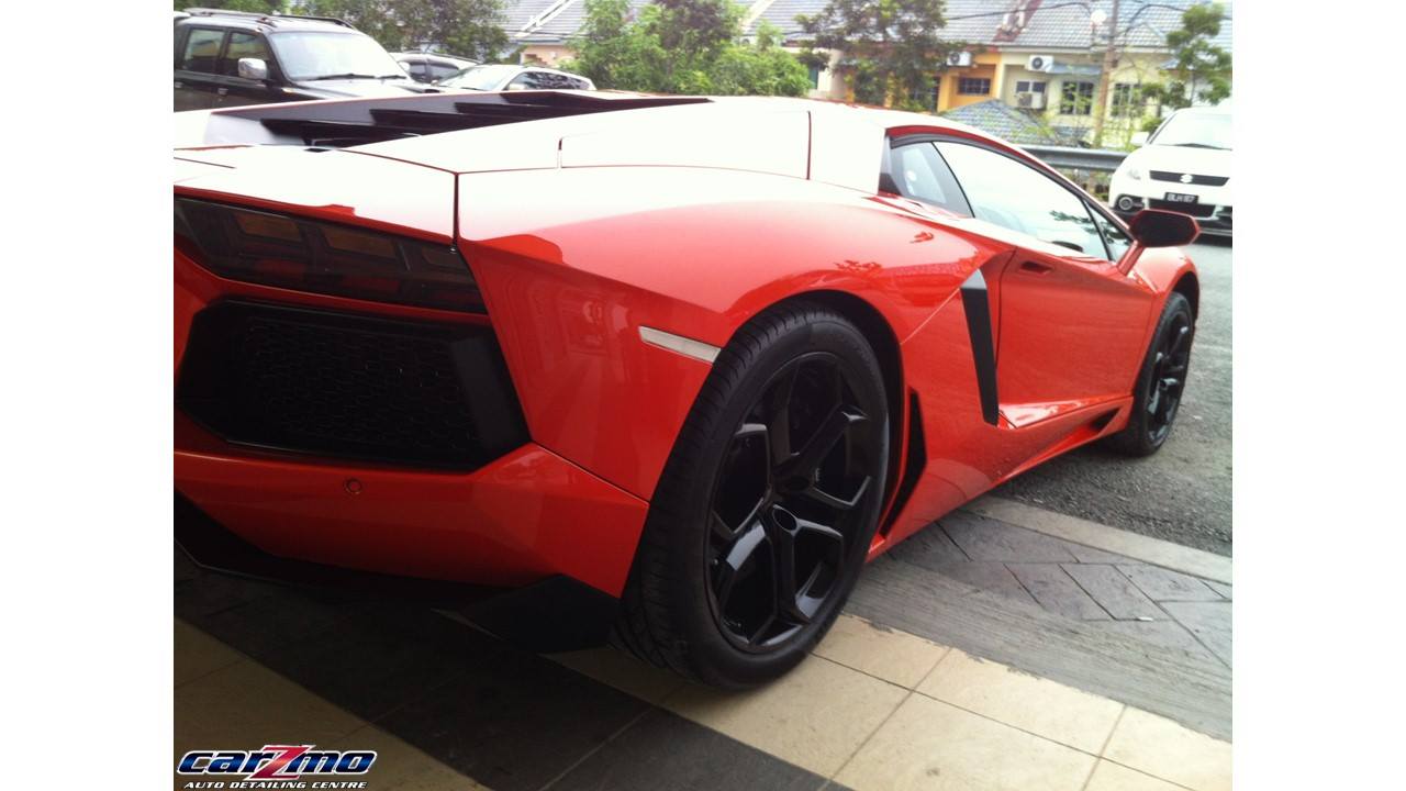 LAMBORGHINI AVENTADOR LP700 09