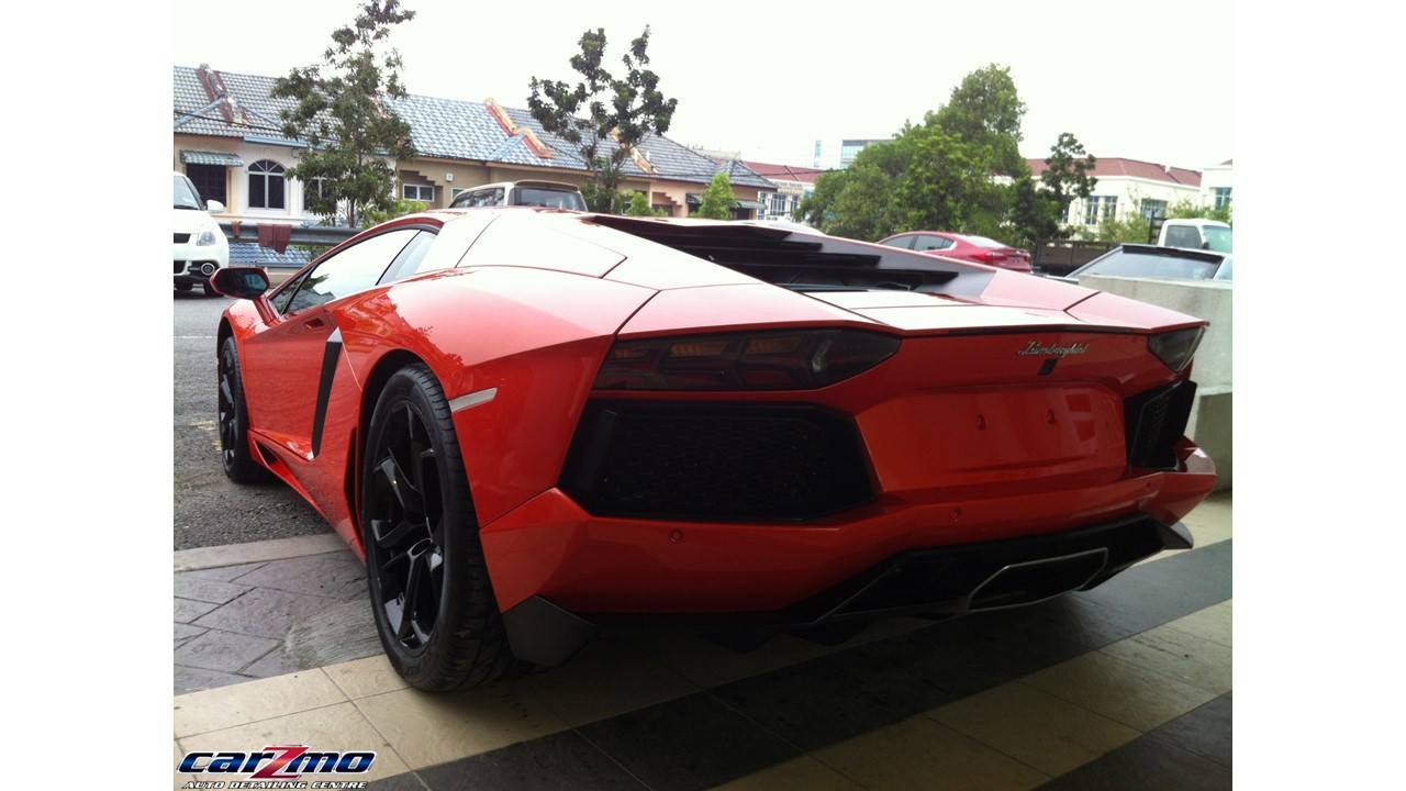 LAMBORGHINI AVENTADOR LP700 10