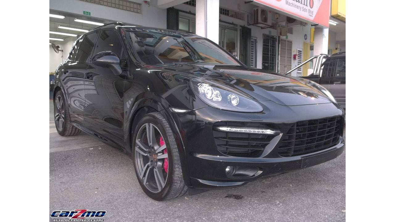 PROSCHE CAYENNE GTS 02