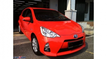 TOYOTA PRIUS C 01