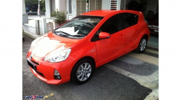 TOYOTA PRIUS C 02